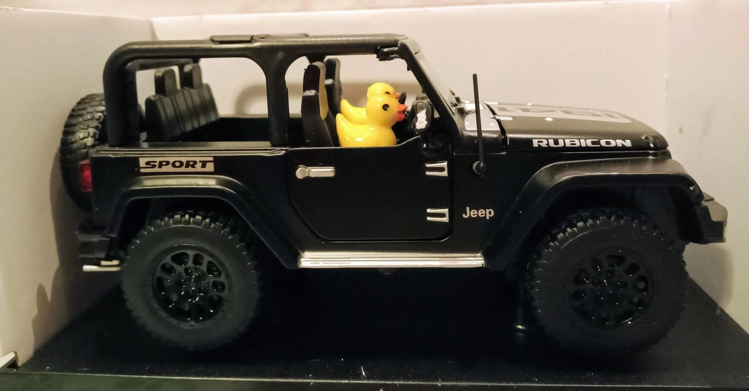 1941 1:32 Jeep Sport - Open Top with Sound and Lights
