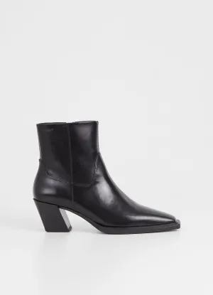 Alina Boot Black