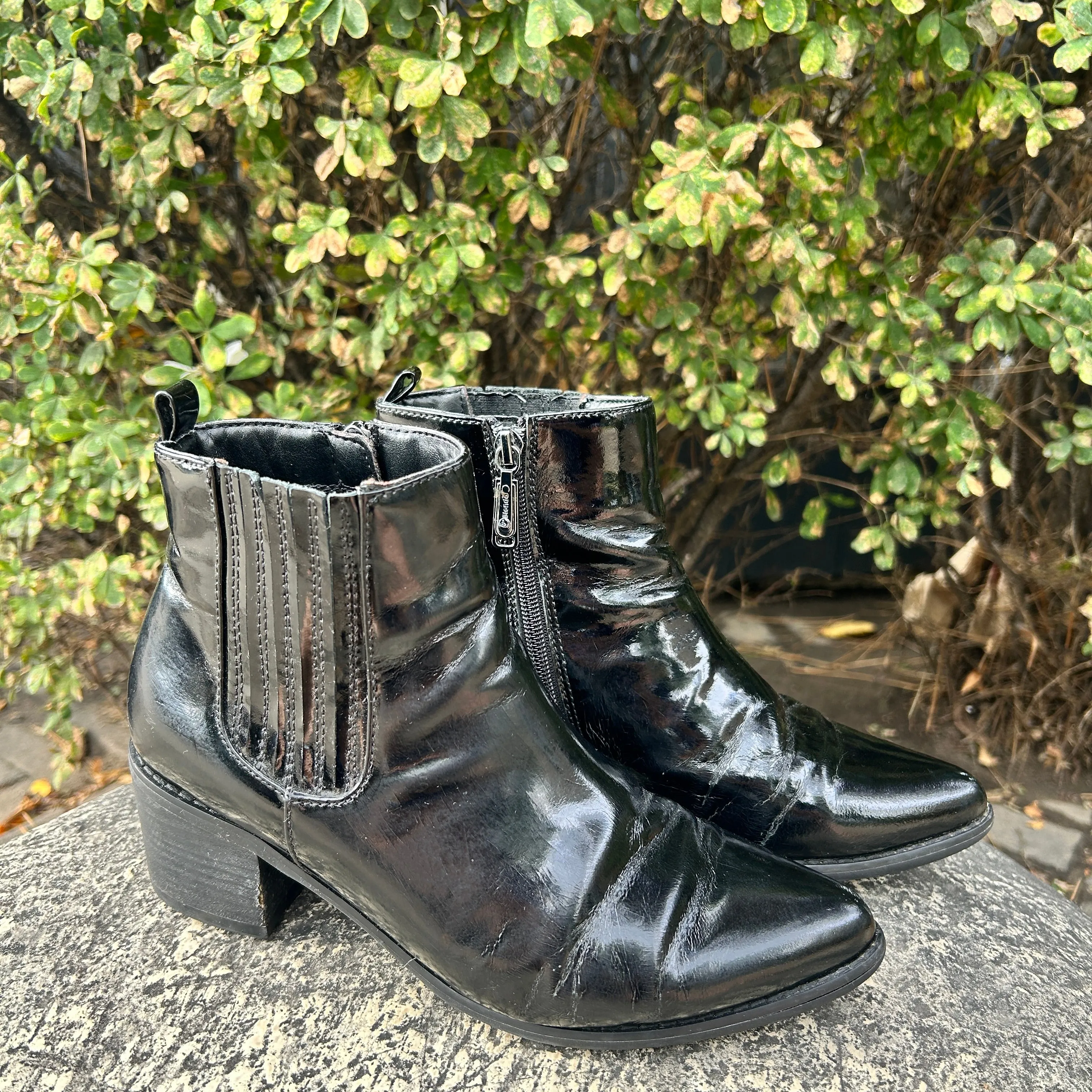 Black Chelsea Boots | 8
