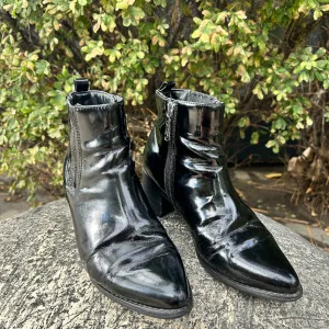 Black Chelsea Boots | 8