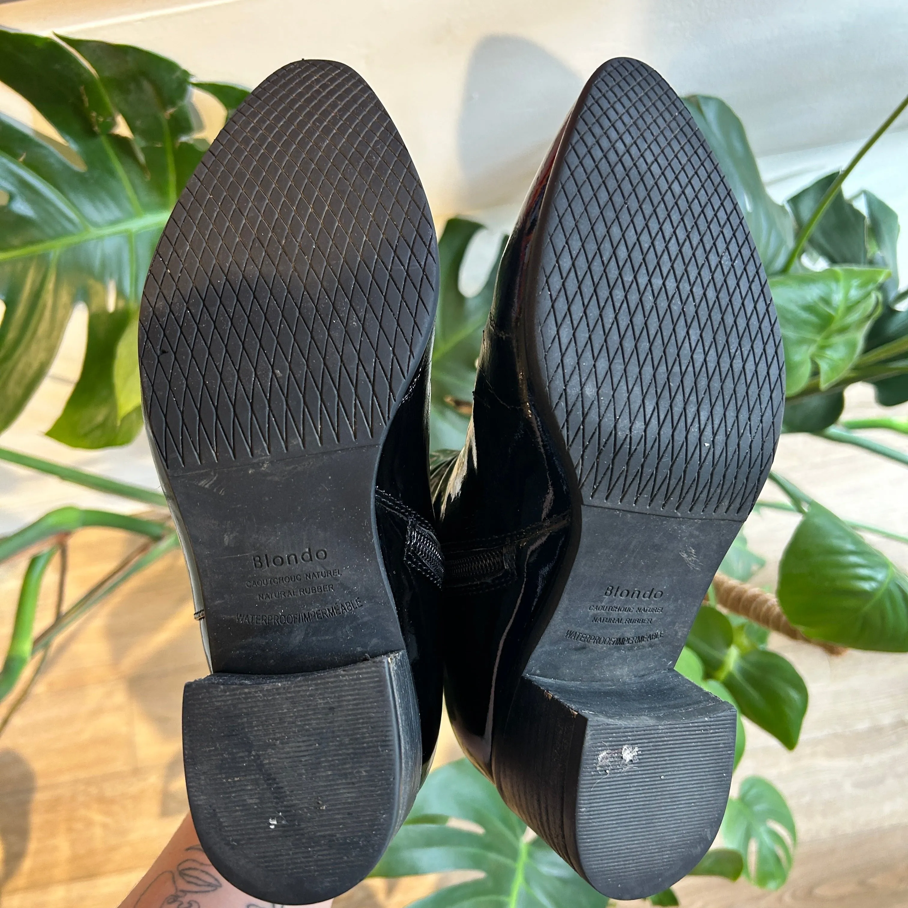 Black Chelsea Boots | 8