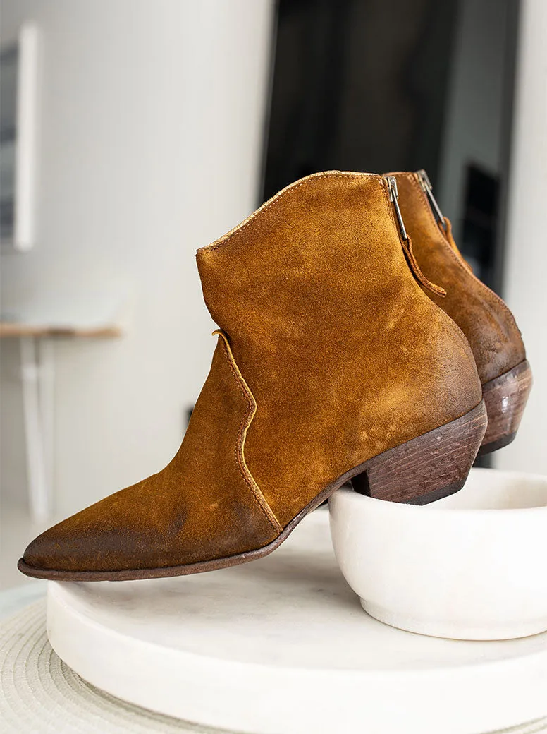 Bronco tan