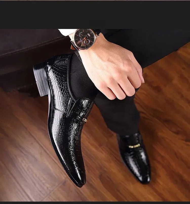 Crocodile Pattern Casual Embossed Leather Shoes