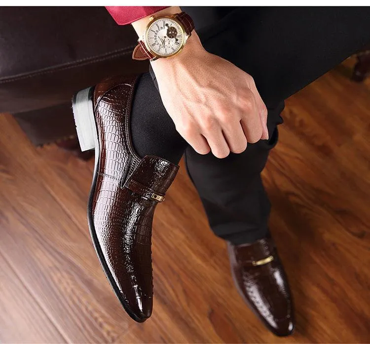 Crocodile Pattern Casual Embossed Leather Shoes