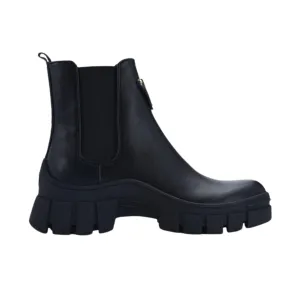GUESS -  Lug Sole Double Gore Chelsea Boots