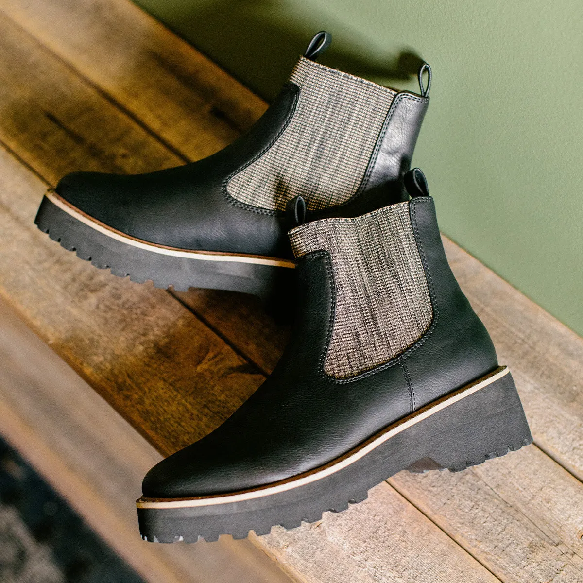 Idela Chelsea Boot