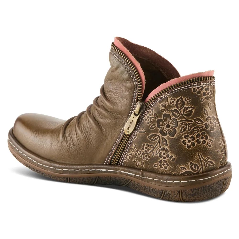L'artiste By Spring Step Chesapeake Olive Leather Bootie (Women's)