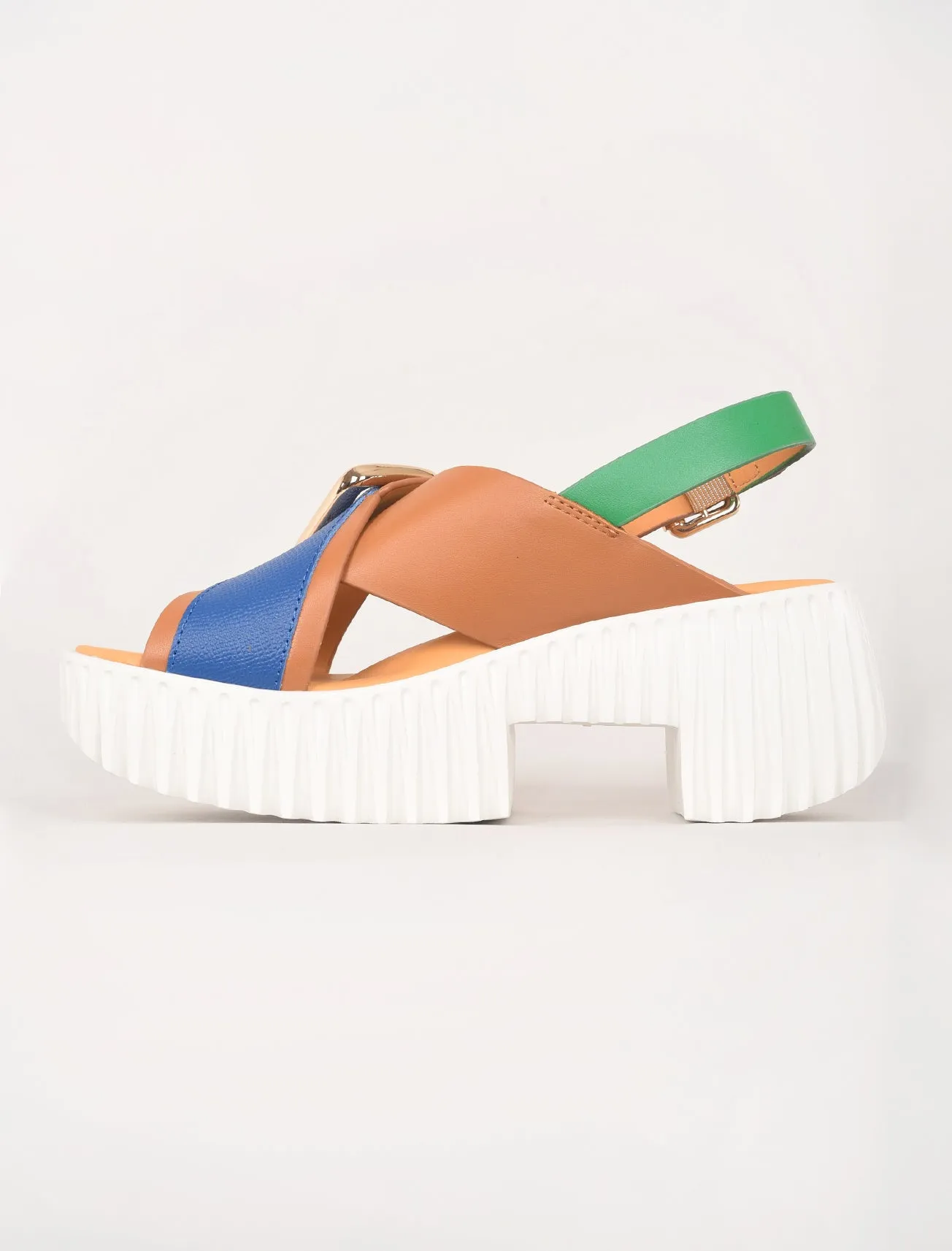 Plia Juno, Tan