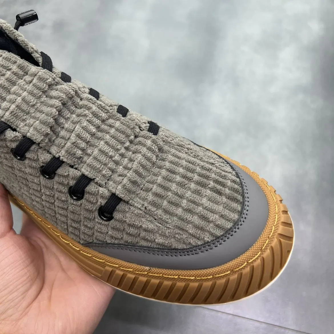 Soft Casual Fly Weaving Non-Slip Shoes