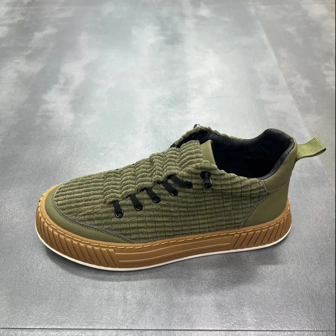 Soft Casual Fly Weaving Non-Slip Shoes