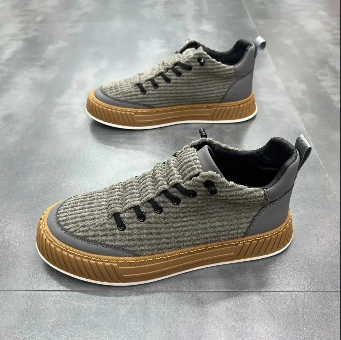 Soft Casual Fly Weaving Non-Slip Shoes