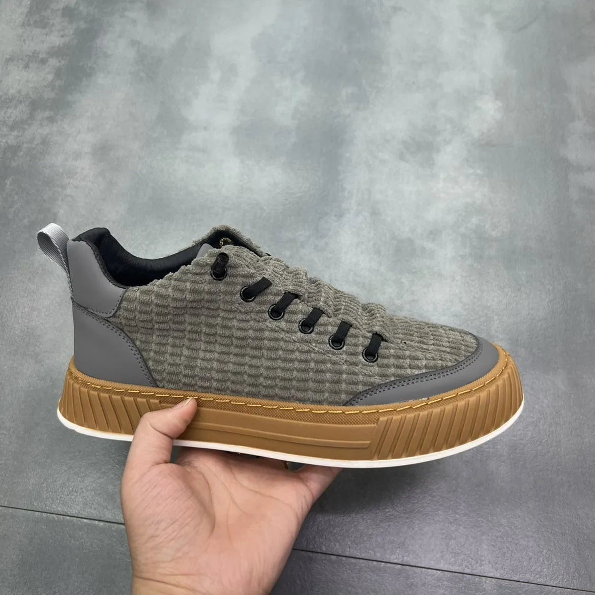 Soft Casual Fly Weaving Non-Slip Shoes
