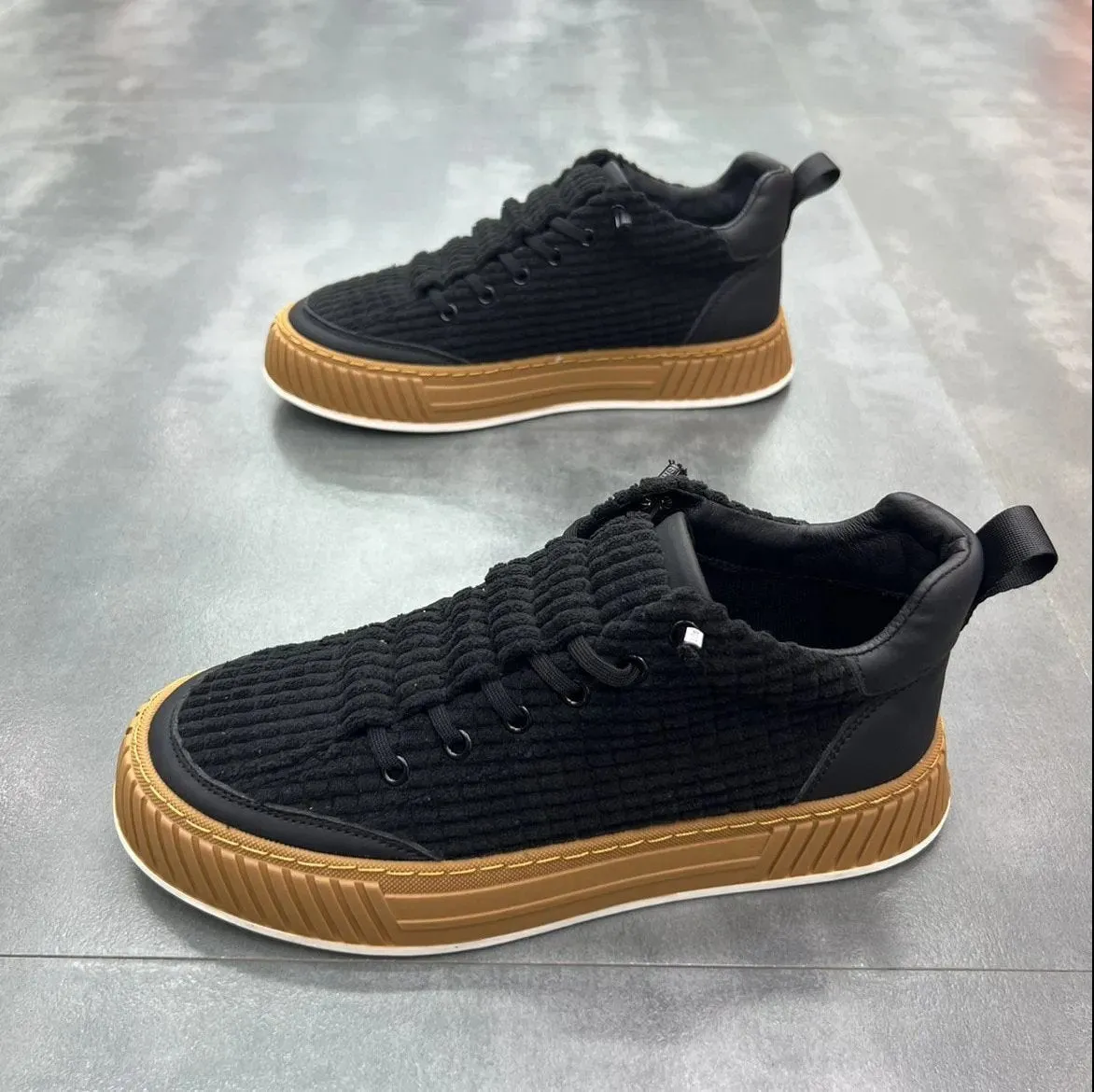 Soft Casual Fly Weaving Non-Slip Shoes