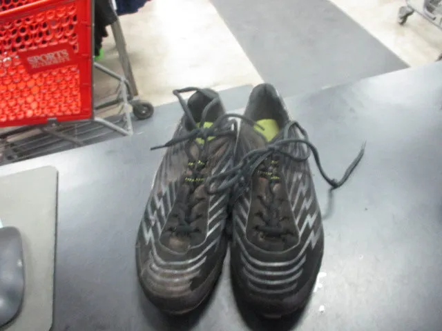 Used Rawlings Cleats Size 3.5