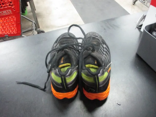 Used Rawlings Cleats Size 3.5