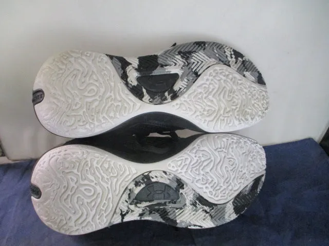 Used Under Armour UA Lockdown 6 Adult Size 8