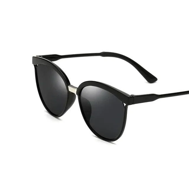 Vintage Style Designer Retro Sunglasses for Women with Mirror Lens