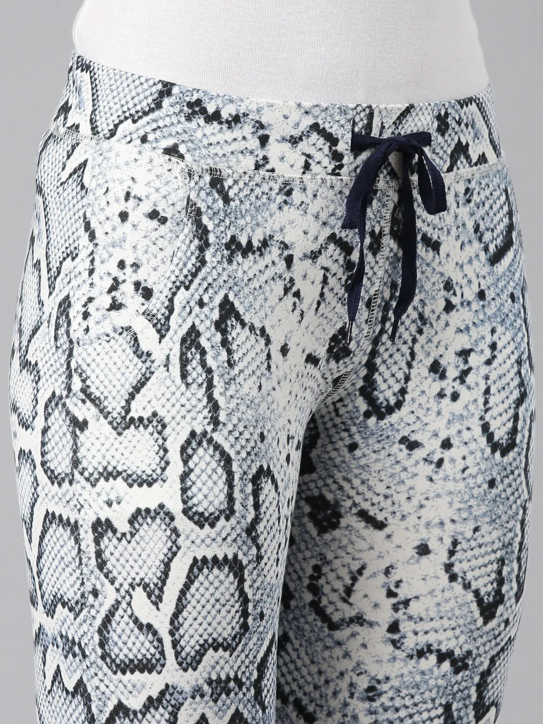 Women Blue Textured Trackapant
