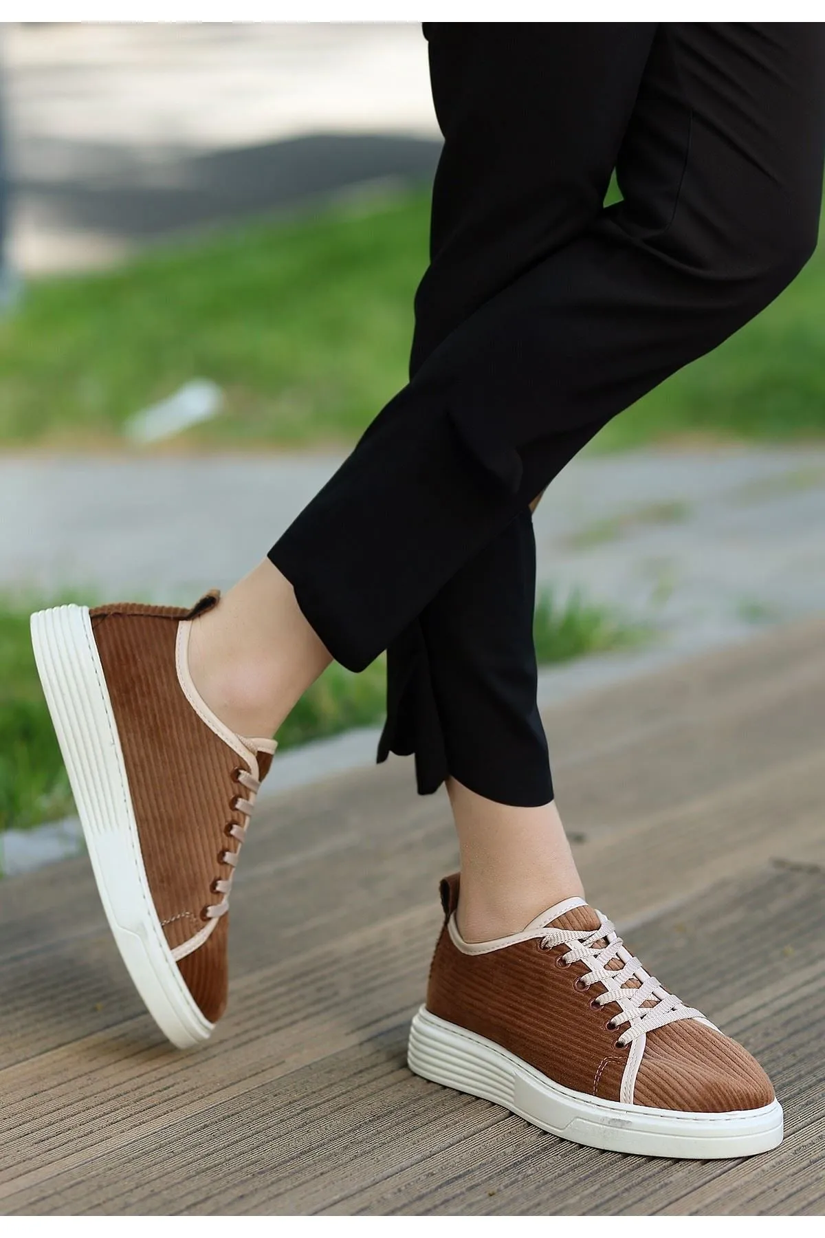 Women's Brown Velvet Lace-Up Sneakers